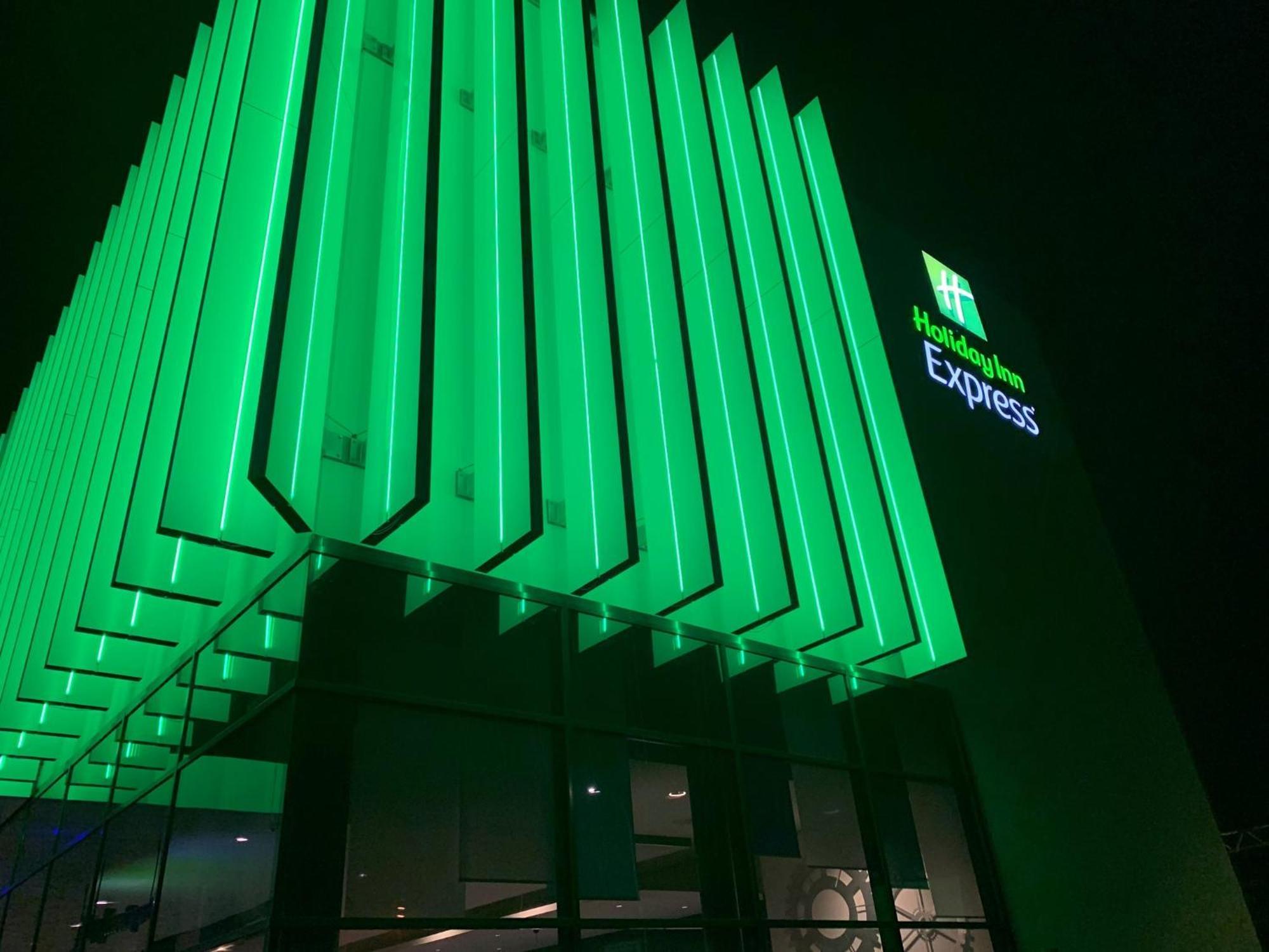 Holiday Inn Express - Aarburg - Oftringen, An Ihg Hotel Exterior photo